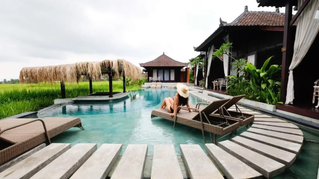 I-travel-2-see-bali-kayangan swimming pool